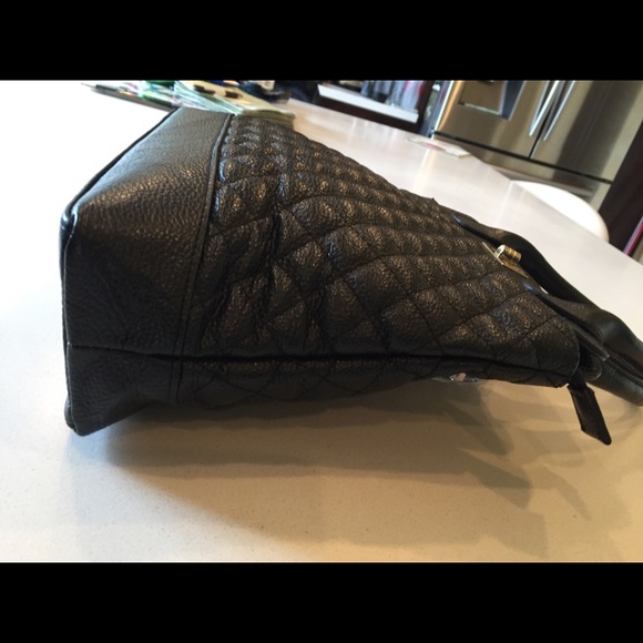 Maxine Couture Classic Black Quilted Leather Bag - Picture 6 of 8